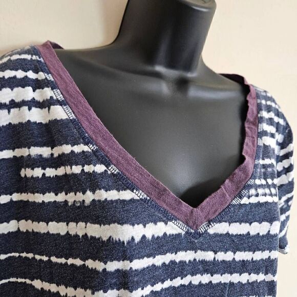 Torrid Striped T-shirt - Picture 2 of 6